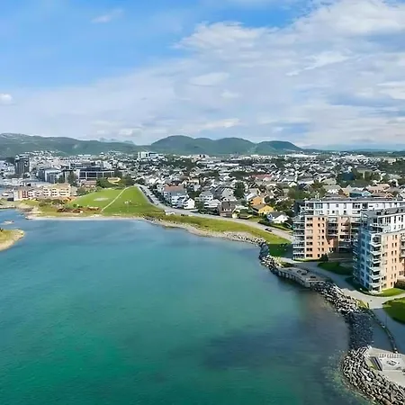 Modern Near Airport 아파트